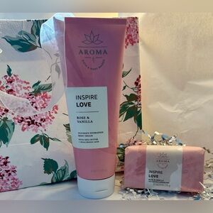 Soft Scented Bath & Body Works Rose & Vanilla Bath Set